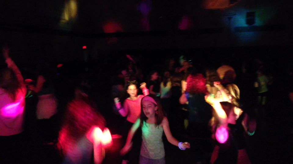 MOTHER/DAUGHTER 80'S DANCE!